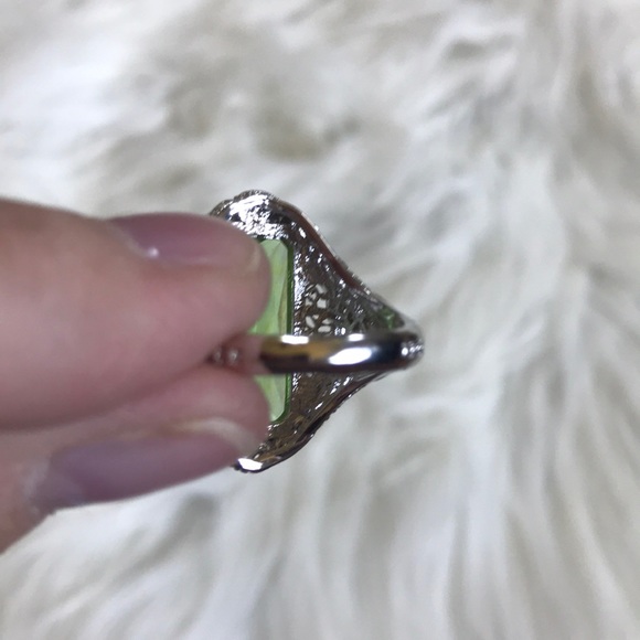 Great green stone ring! - Picture 3 of 3